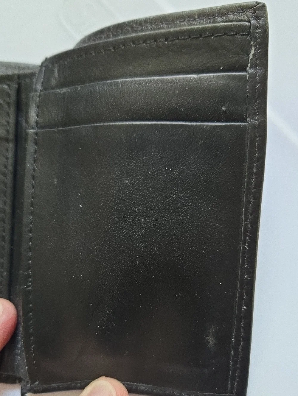 Black CALFSKIN trifold Wallet    (BIN 005)